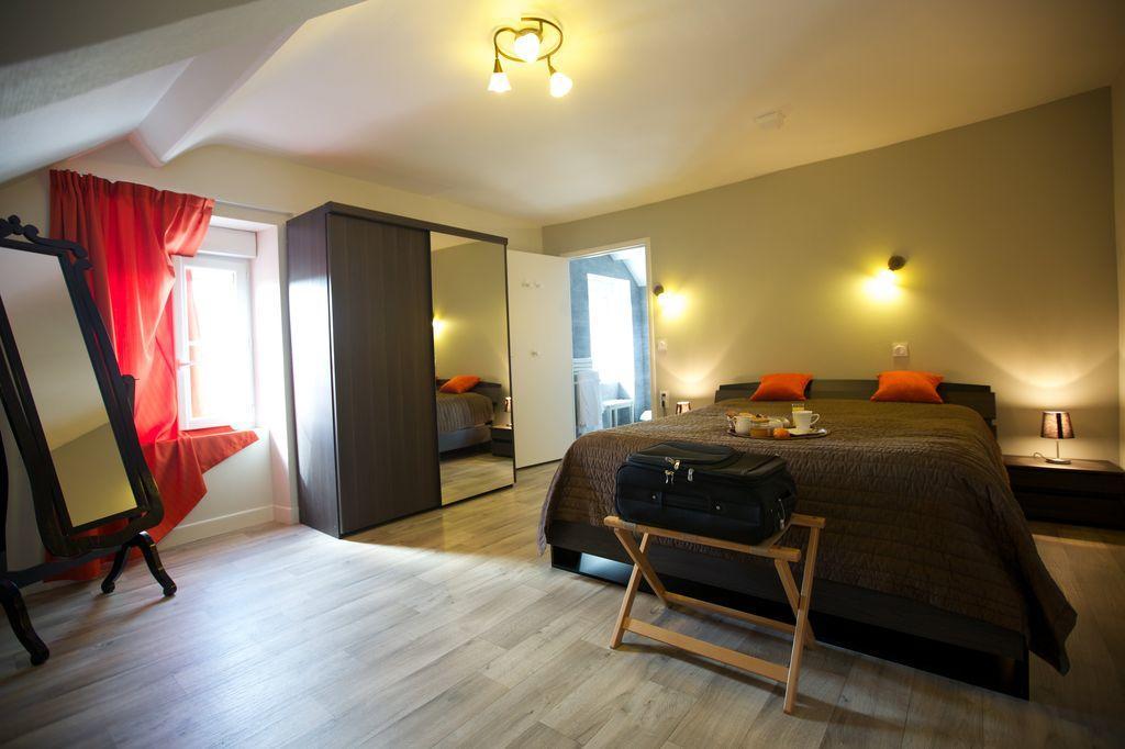 Logis Hotel Le Petit Breuil La Courtine Екстер'єр фото